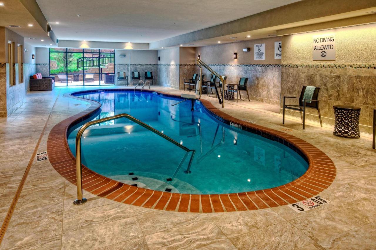 Courtyard By Marriott Oxford Hotel Exterior foto