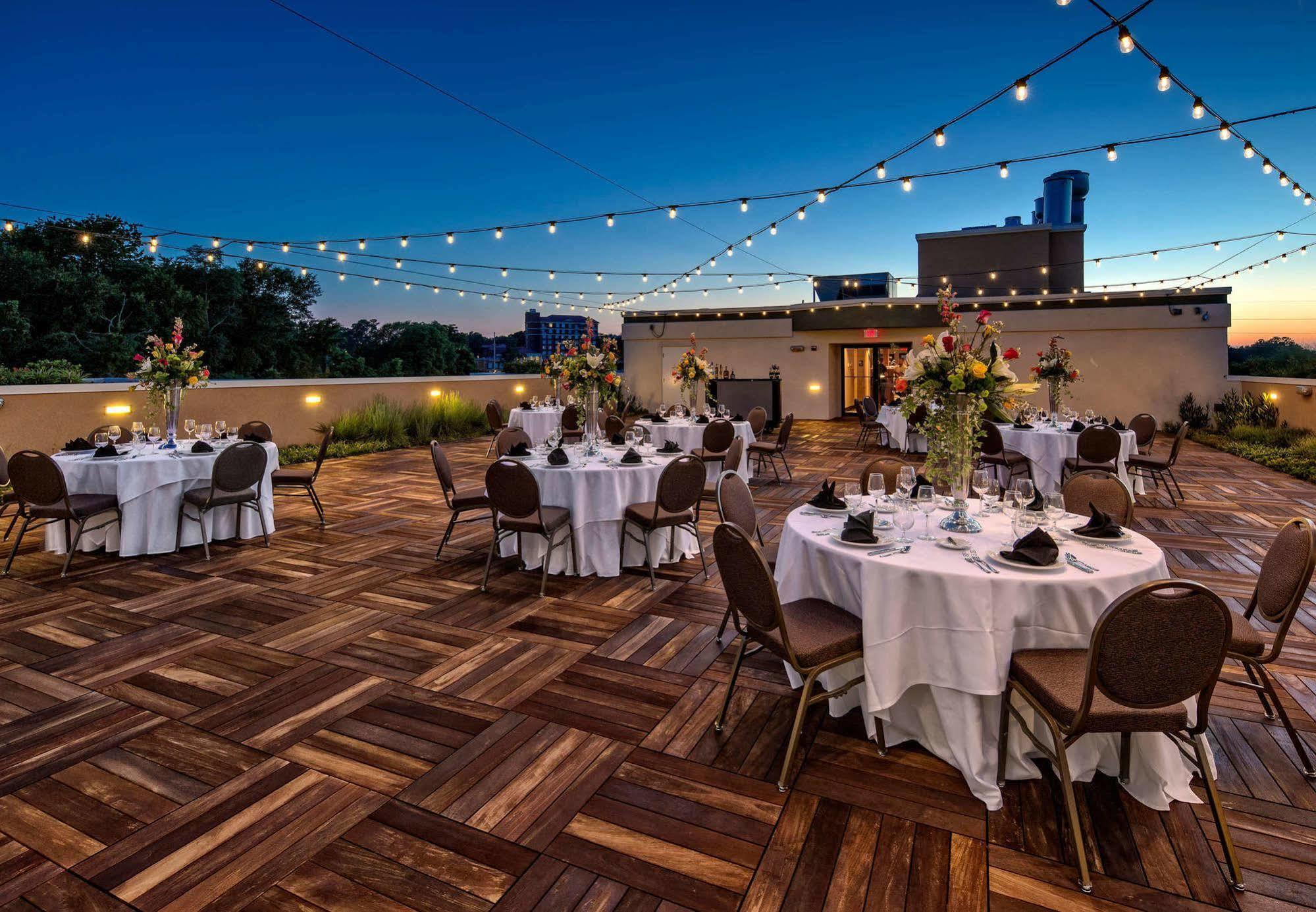 Courtyard By Marriott Oxford Hotel Exterior foto